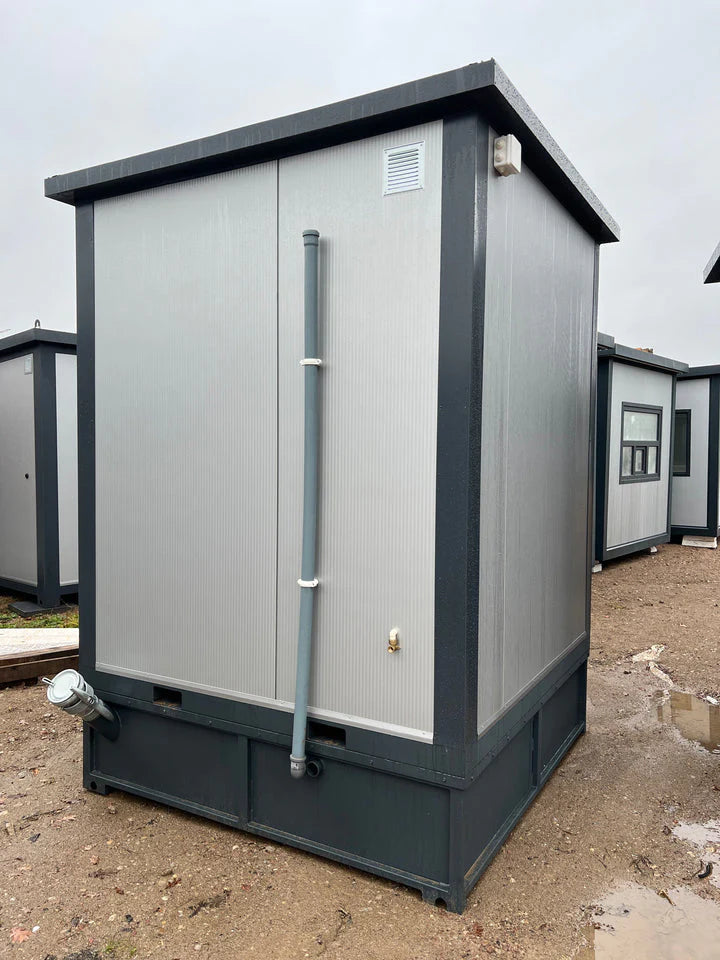 Contenitore Sanitario 2×2 m con Doccia e Serbatoio