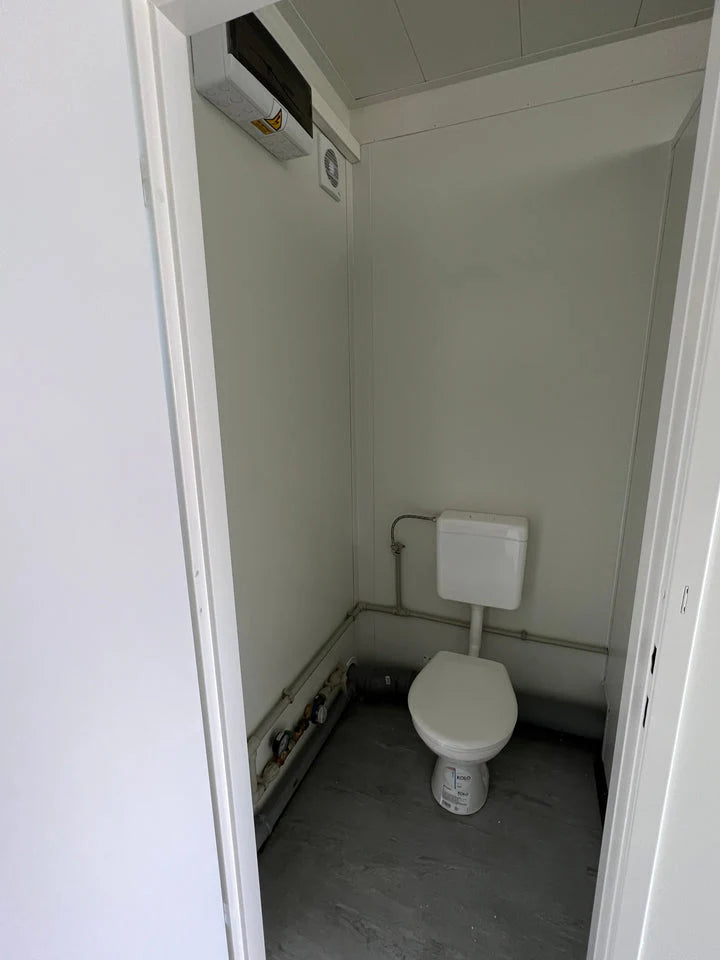 Modulo Sanitario 6×2,44 m con 5 WC