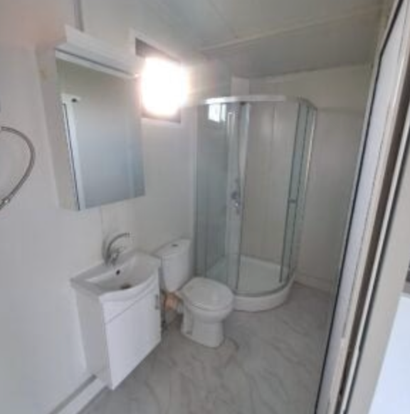 Bungalow Arredato – Chalet con Giardino 28 m²
