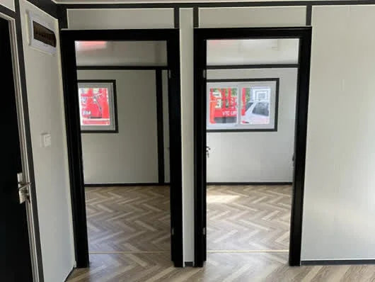Contenitore Mobile Tiny House 2024 – 2 Camere da Letto e Cucina