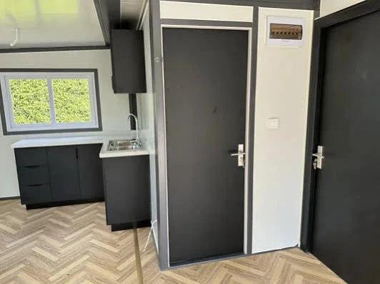 Contenitore Mobile Tiny House 2024 – 2 Camere da Letto e Cucina