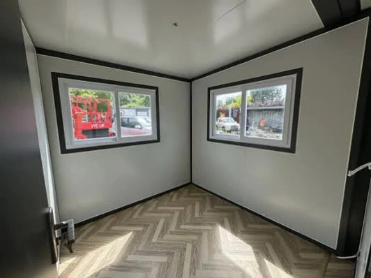 Contenitore Mobile Tiny House 2024 – 2 Camere da Letto e Cucina