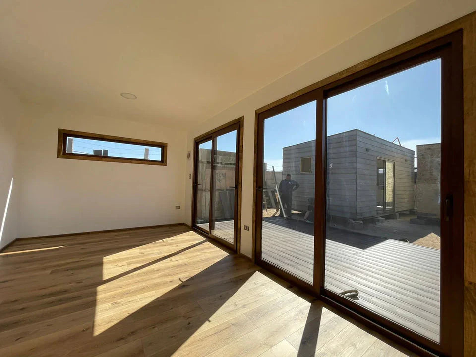 Casa Modulare Leyton – 30 m² (10 × 3 m, 2 Camere da Letto)